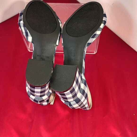 Stylish Black and White Checkered Women's Sandals - Picture 9 of 10